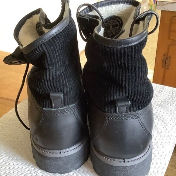 timberland New CONDITION MEN FUR LINED BLACK LEATHER BOOTS SIZE 8.5 - Picture 3 of 7